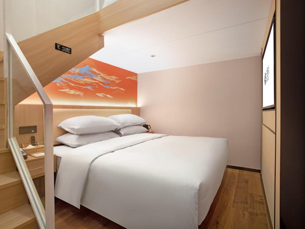 Yunju Hotel Beijing Yonghe Palace Guijie Siheyuan מראה חיצוני תמונה