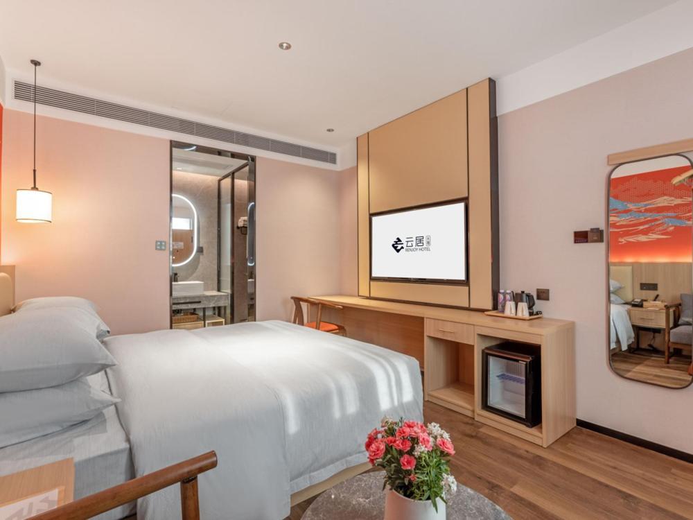 Yunju Hotel Beijing Yonghe Palace Guijie Siheyuan מראה חיצוני תמונה