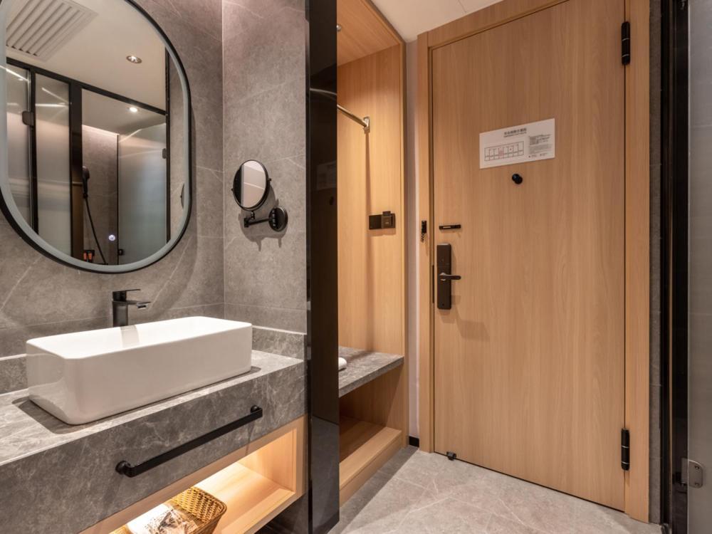 Yunju Hotel Beijing Yonghe Palace Guijie Siheyuan מראה חיצוני תמונה